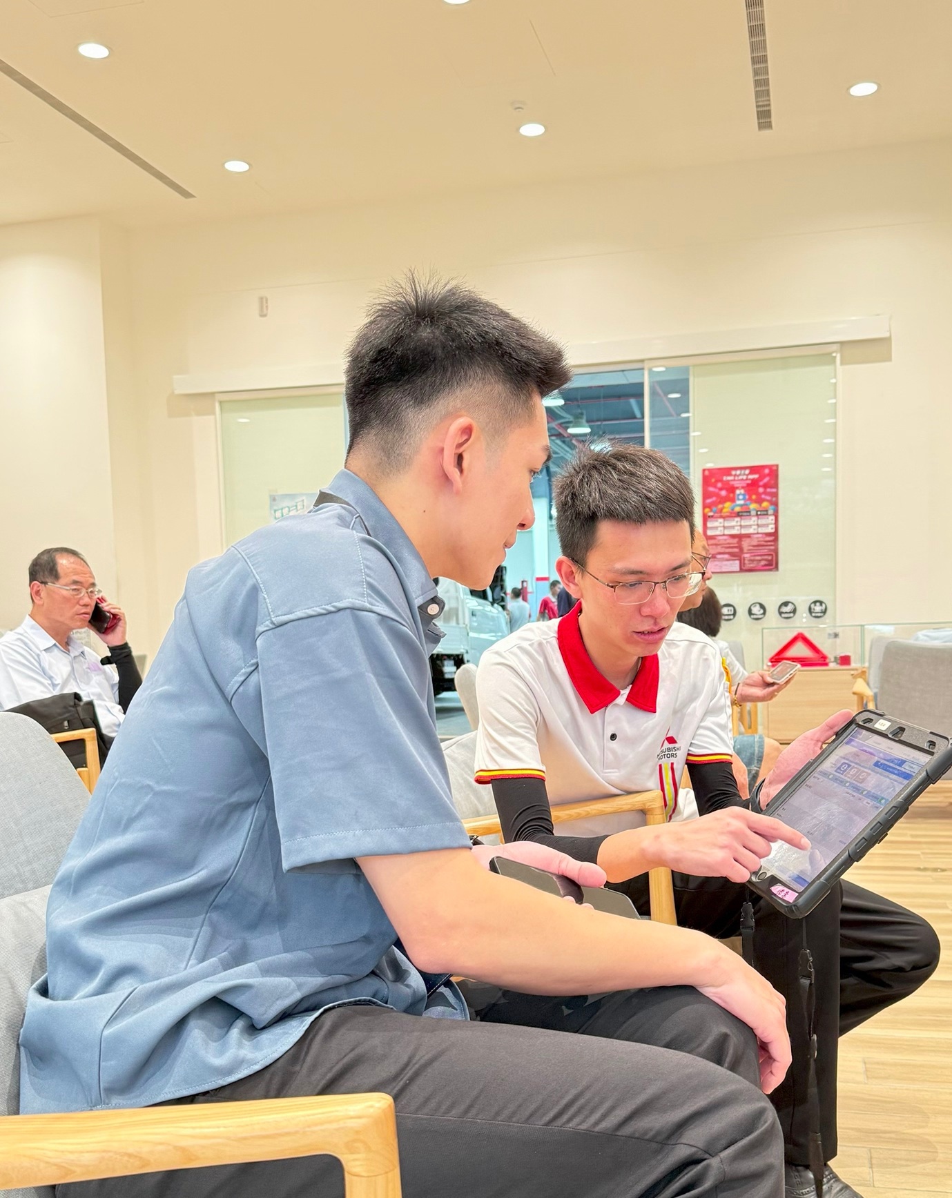 中華三菱PAD數位接待讓車主清楚掌握愛車保修內容